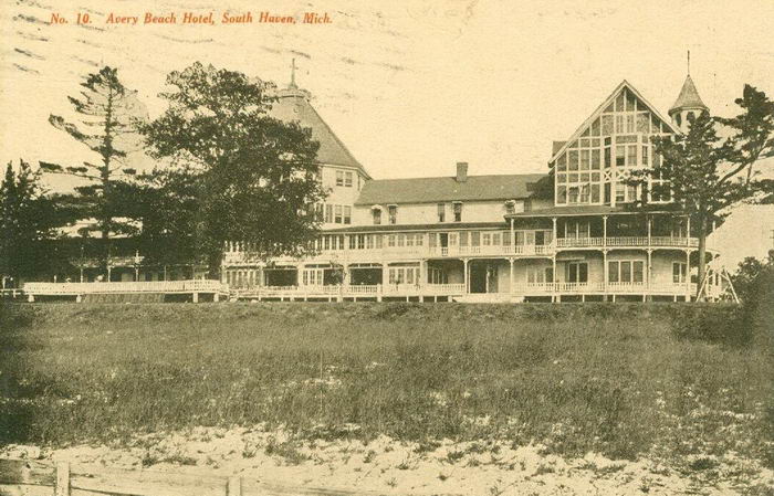 Avery Beach Casino - Old Postcard (newer photo)